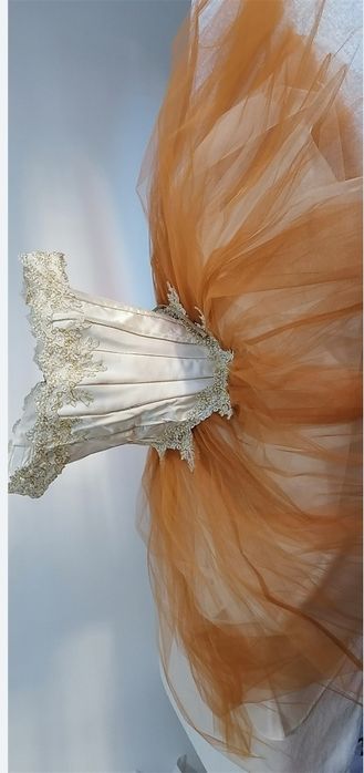 Magnífico vestido  peça exclusiva para festas de casamento ou outras