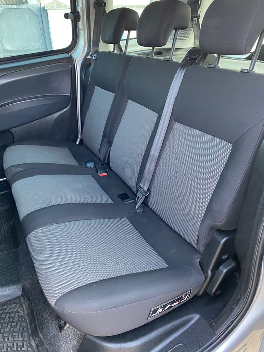 Fiat Doblo 2012 год,пассажир 7мест