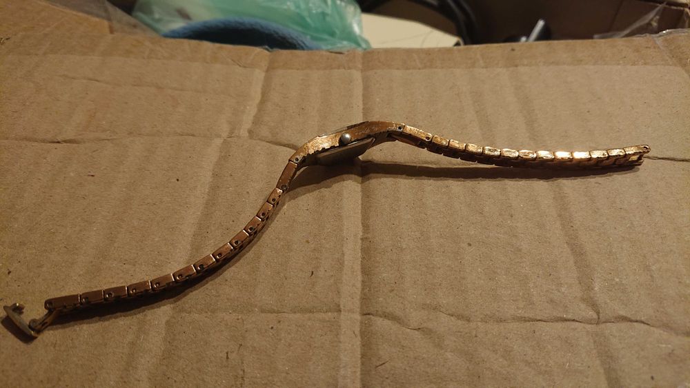 Женские миниатюрные часы