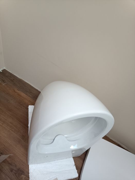 Nowy zestaw - Moduo Plus toaleta, misa WC wraz z deską Cersanit