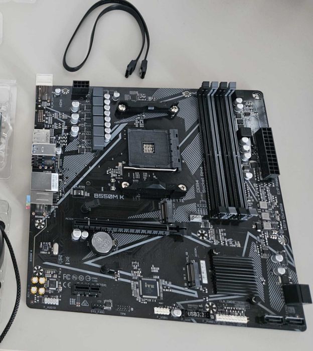 PC Gaming, RX 9060 XT 16 GB