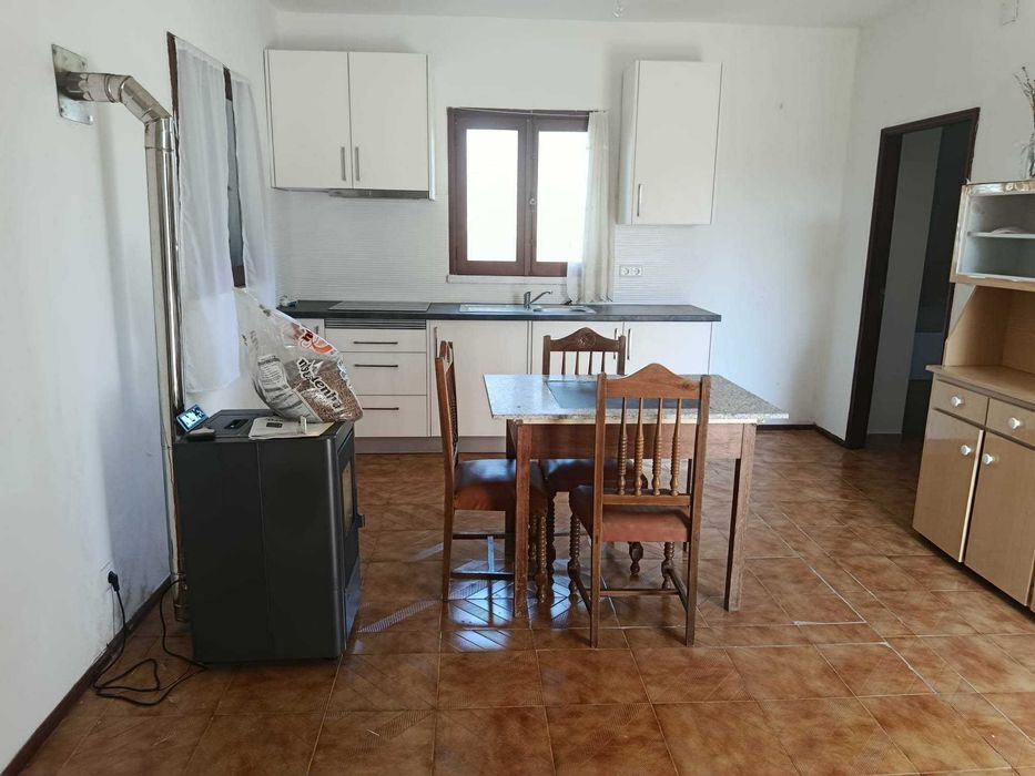 Apartamento T 1 para alugar na zona de Tondela ideal para uma pessoa.