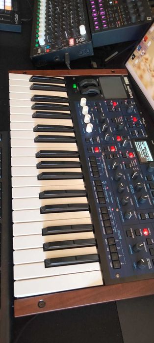 Korg multi/poly (com garantia)