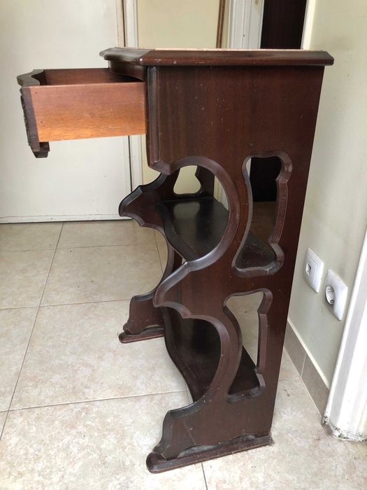 Móvel de apoio madeira