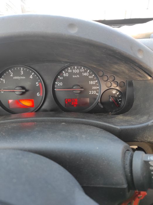 Продам нісан  навару в хорошому стані