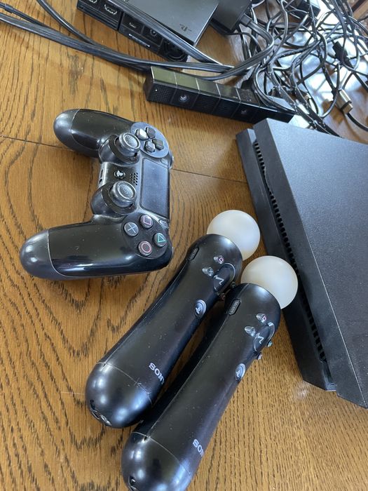 Konsola PS4 1TB i PS VR