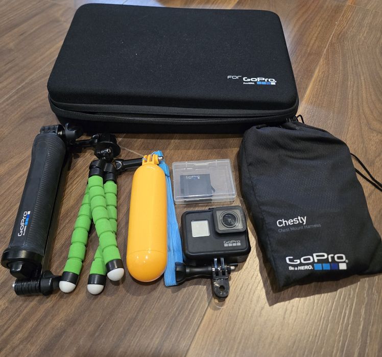 GoPro Hero 7 Black + acessórios