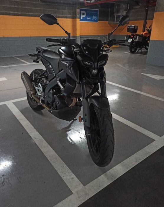 Yamaha MT 125 com escape akrapovic