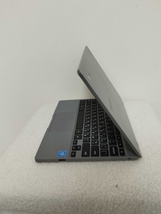 Продам ноутбук Chromebook Samsung у хорошому стані