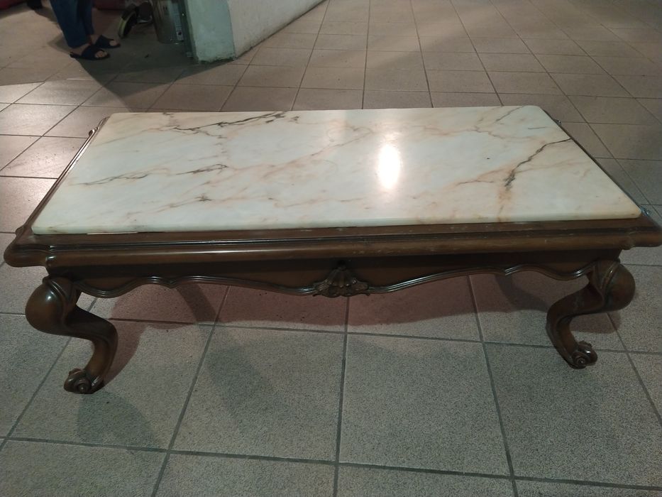 Mesa com pedra mármore