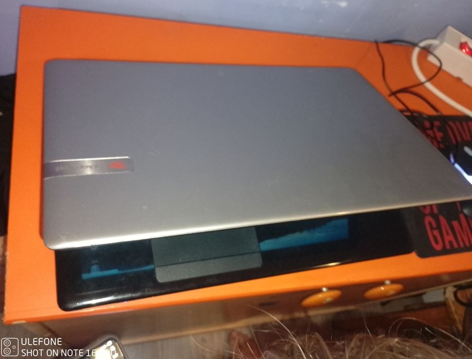 Sprzedam laptopa