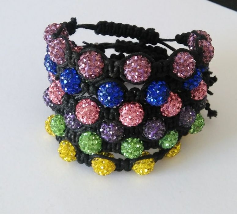 Pulseira shamballa disponível em várias cores, ajustavel