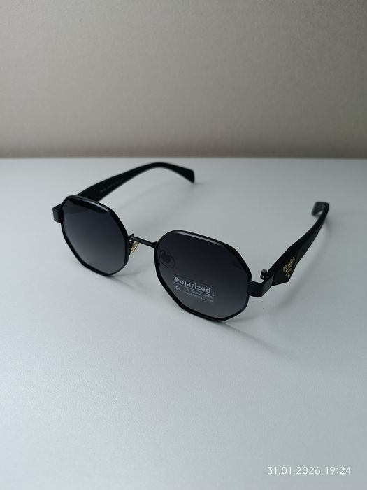 Сонцезахисні окуляри. Солнцезащитные очки.  Різні форми та моделі