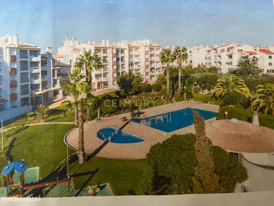Magnífico apartamento T2 com elevador / Piscina e vista mar no coração — Albufeira E Olhos De Água, Faro