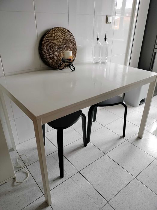 Mesa e banco Cozinha - brancos