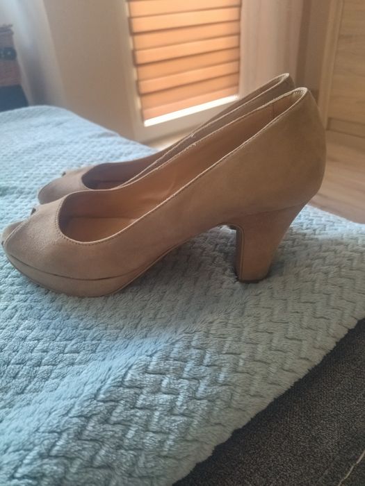 Piękne buty na platformie- FABBRICA MORICHETTI- skóra - beż