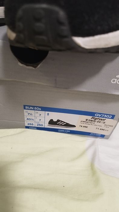 Tênis adidas 40,5