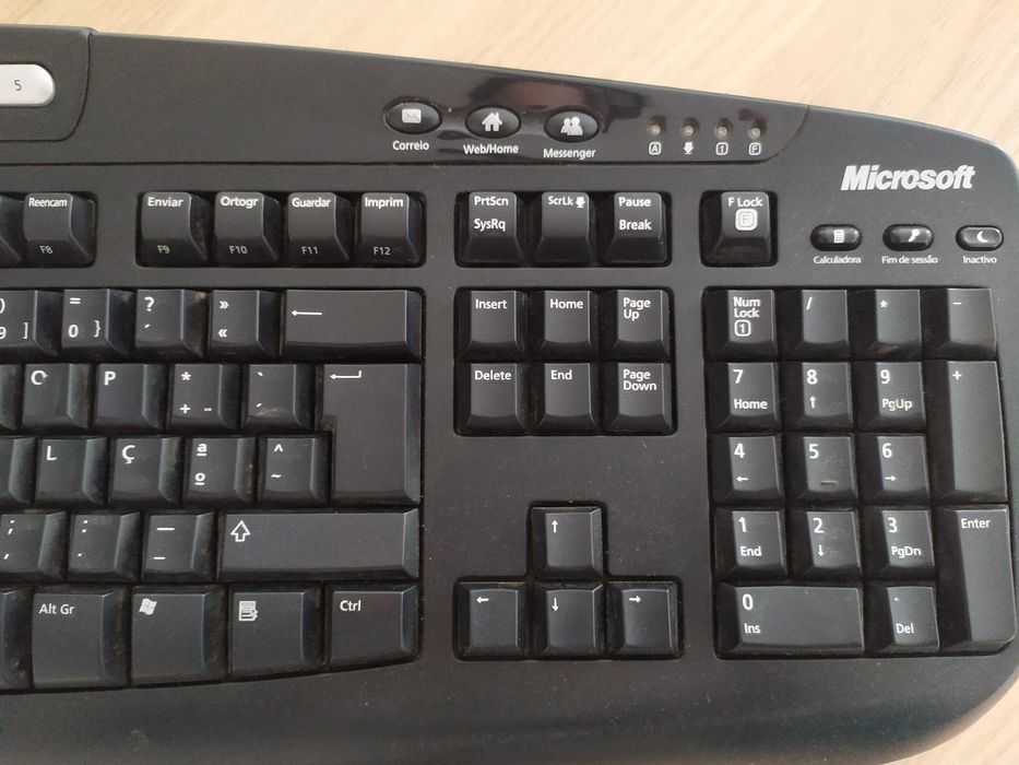 Teclado MICROSOFT  (USB - Idioma Português - Teclado Numérico)