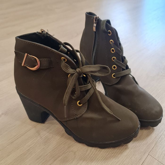 Bota com salto pequeno, verde