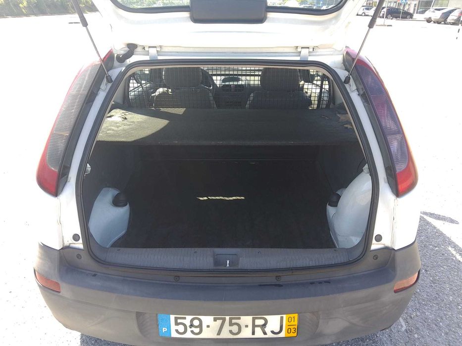 Vendo Opel Corsa C 1.7 comercial (2001) fiável e económico