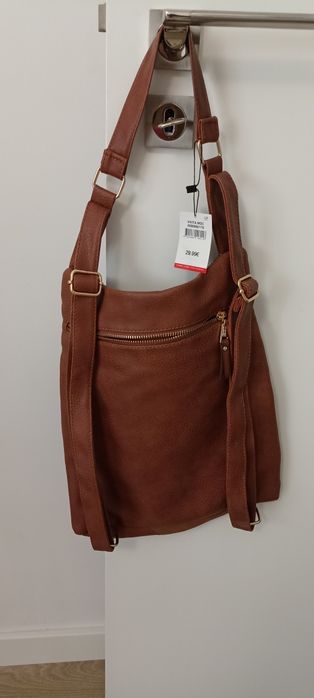 Mochila nova com etiqueta