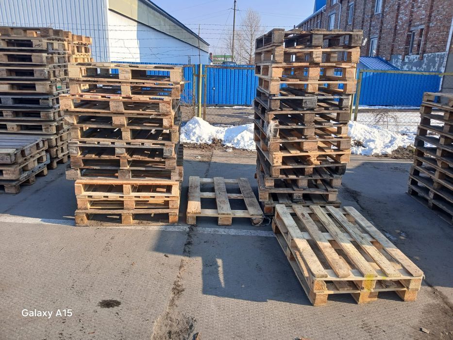 Піддони дерев'яні  б/в з доставкою Кривий Ріг