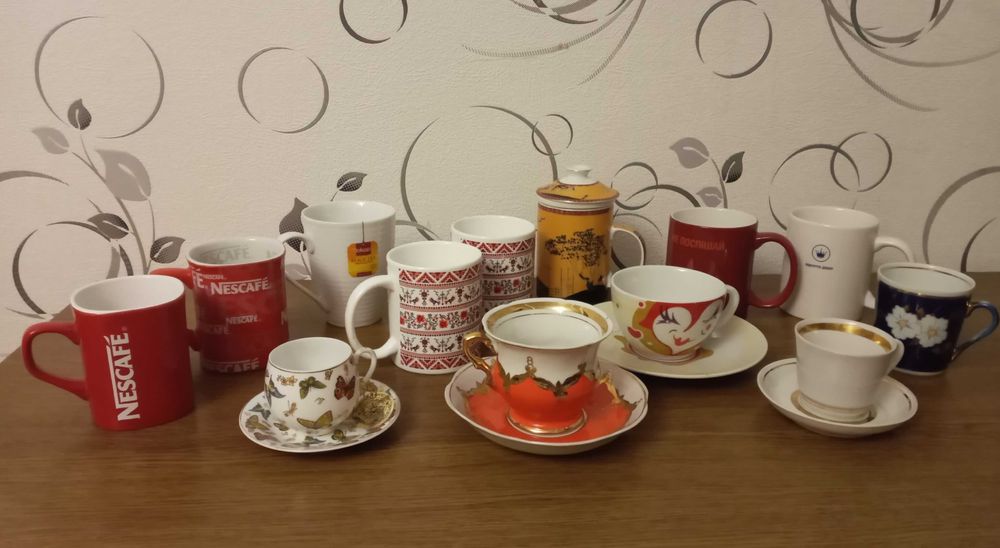 Сервиз Блюдца Чашки Кофейник Соусник крышечки СССР разное