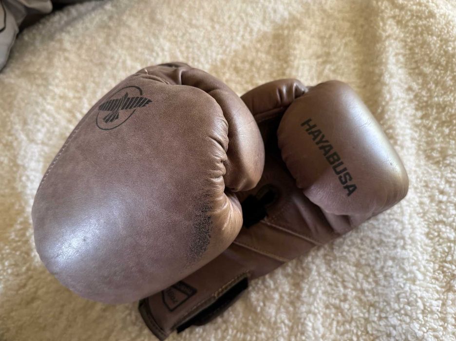 Hayabusa Tokushu Boxing Gloves 16 oz - Unused