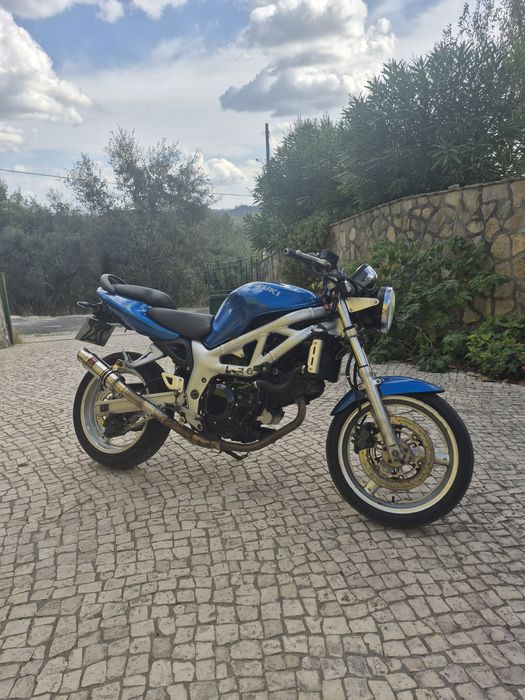 Suzuki SV650 — 2000 — 41.000 km — limitada a 25 kW no livrete