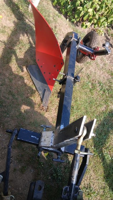 Плуг до трактора