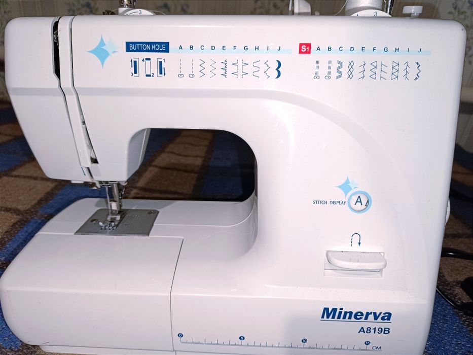 Швейная машинка  Minerva