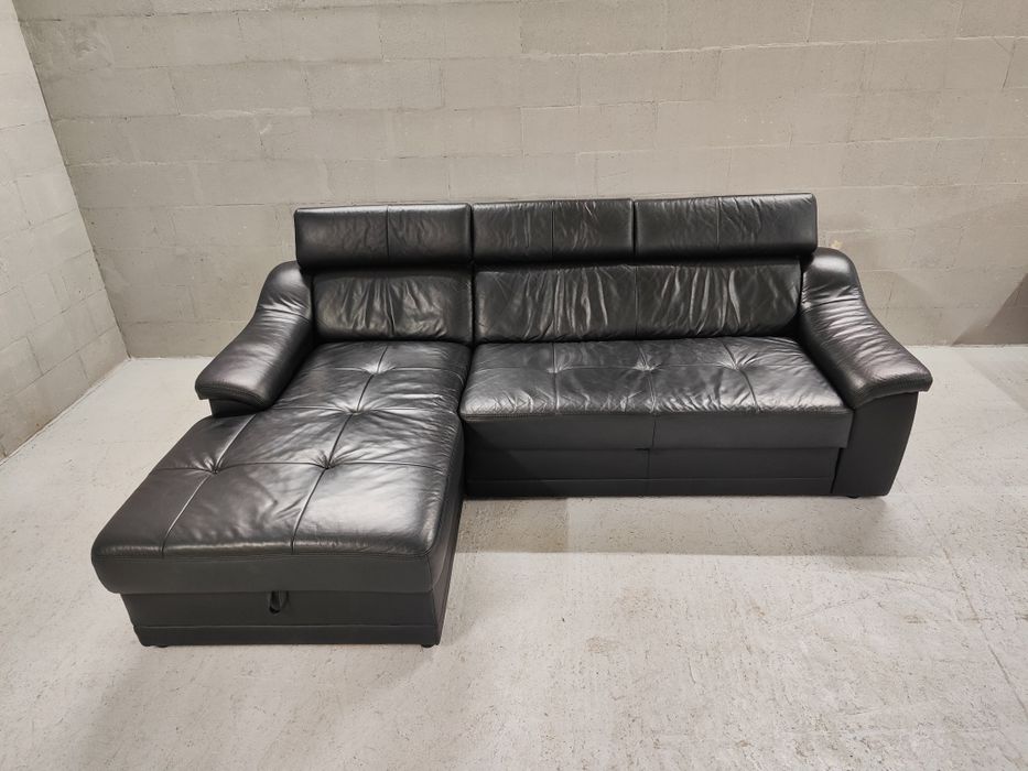 Диван шкіряний, розкладний.