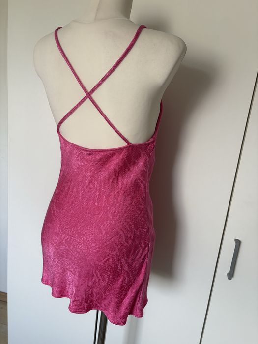 Sukienka różowa zara róż satynowa śliska 36 s