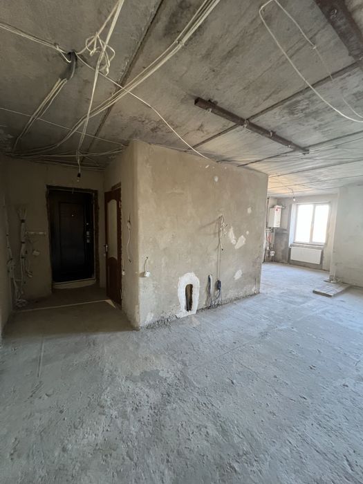 Продам 3-х кімнатну квартиру в зданому будинку.