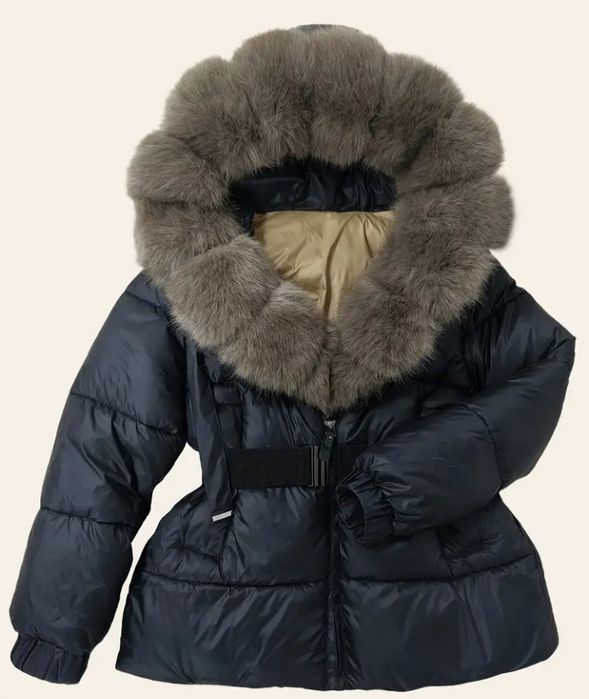 Куртка під пояс на пуху з великим капюшоном із хутра