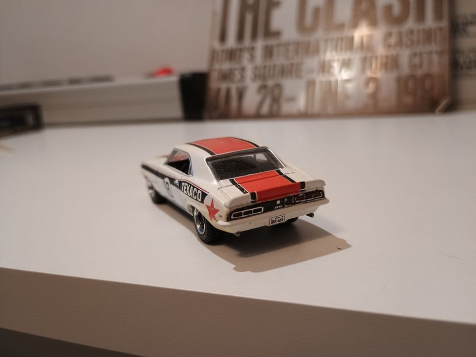 Greenlight 1:64 Chevrolet Camaro RS