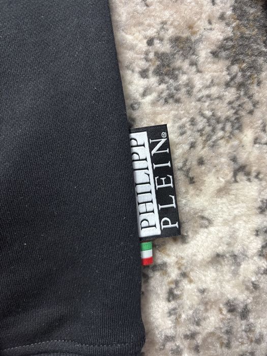 Лонгслів Philipp Plein чорного кольору на стразах