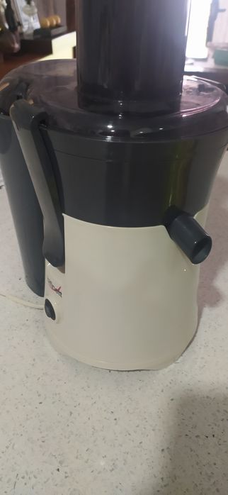 Maquina/ centrífuga sumos