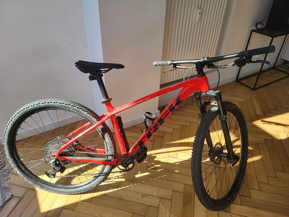 Rower TREK XCALIBER 8 M/L z akcesoriami