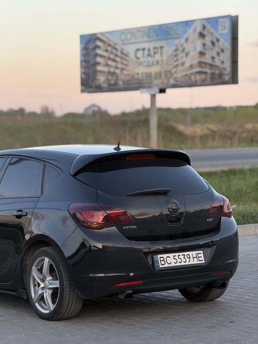 Opel Astra J Hatchback