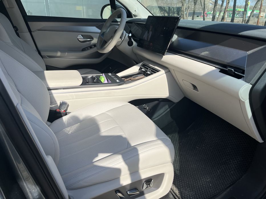 BYD tang L  2025 года