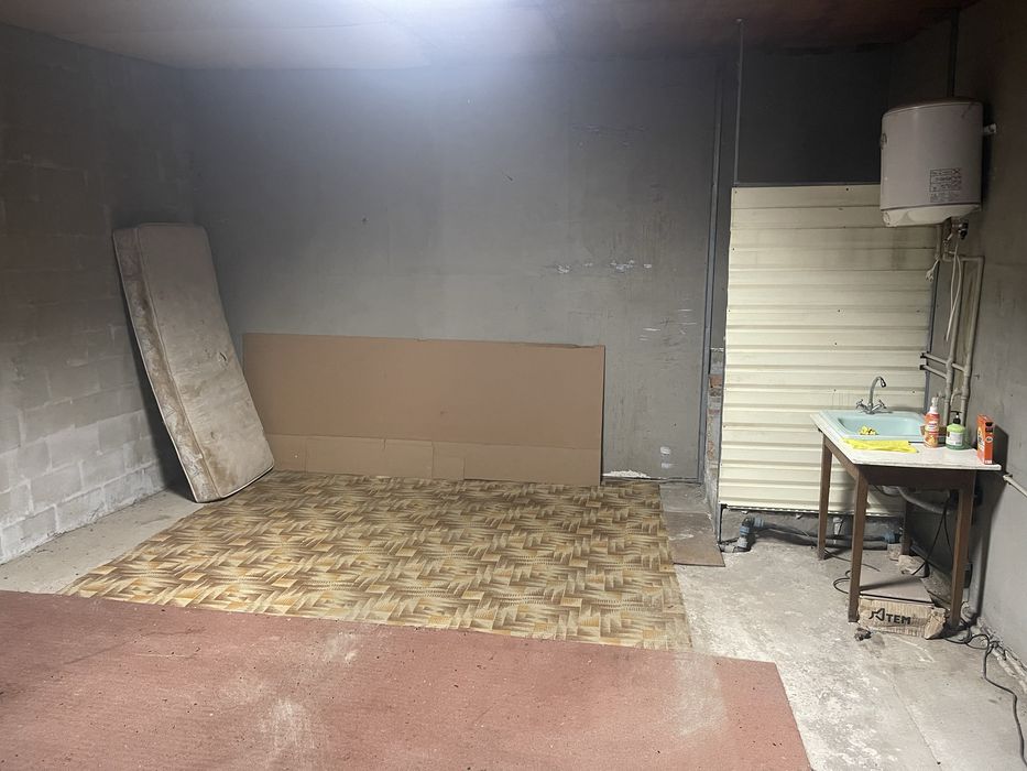 Гараж Артем центр.Продам або здам.