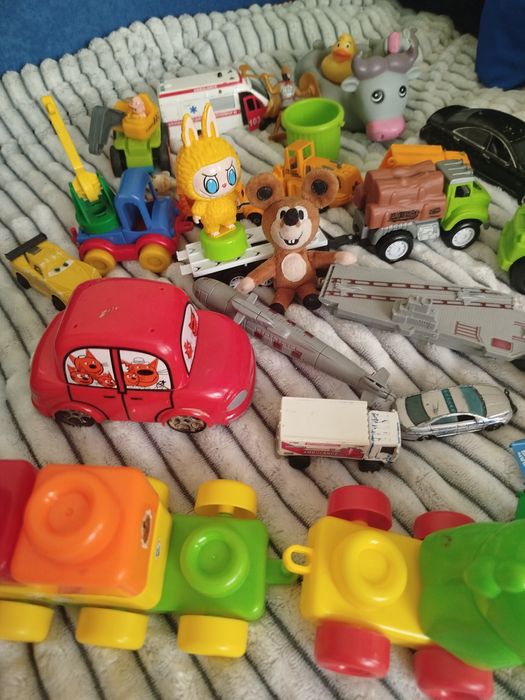 Продам дитячі іграшки