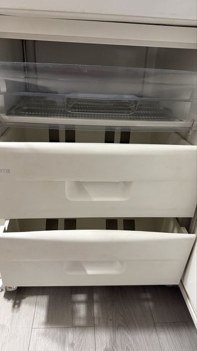 Продам холодильник Snaige