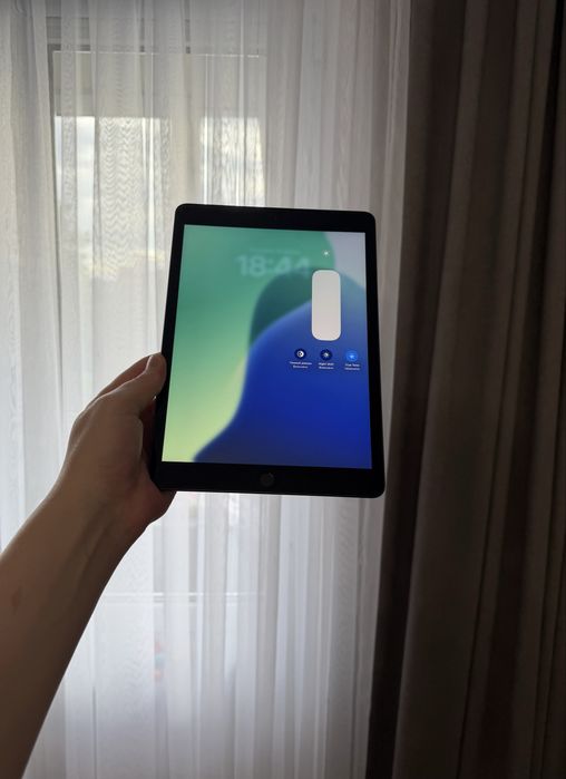 Продаю iPad 7-го покоління, 32 ГБ, версія Wi-Fi.