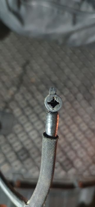 Продам дроссельную заслонку VW T5 и топливную магистраль (обратку)