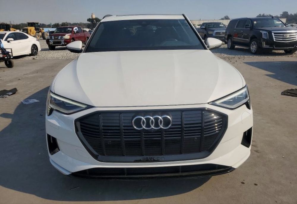 Етрон etron спортбек sportback q8 єтрон ауді бампер сало