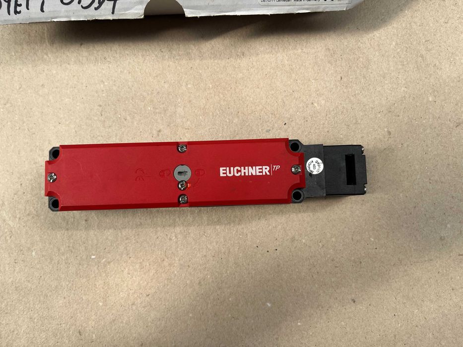 EUCHNER TP3-4141A024M 084270 Safety Switch 24V