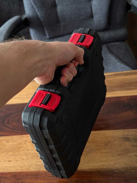 Elektryczna Grzechotka Kątowa 3/8 w Praktycznej Walizce 2x aku NOWA !