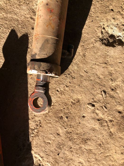 Гідроциліндр 125-68-1000